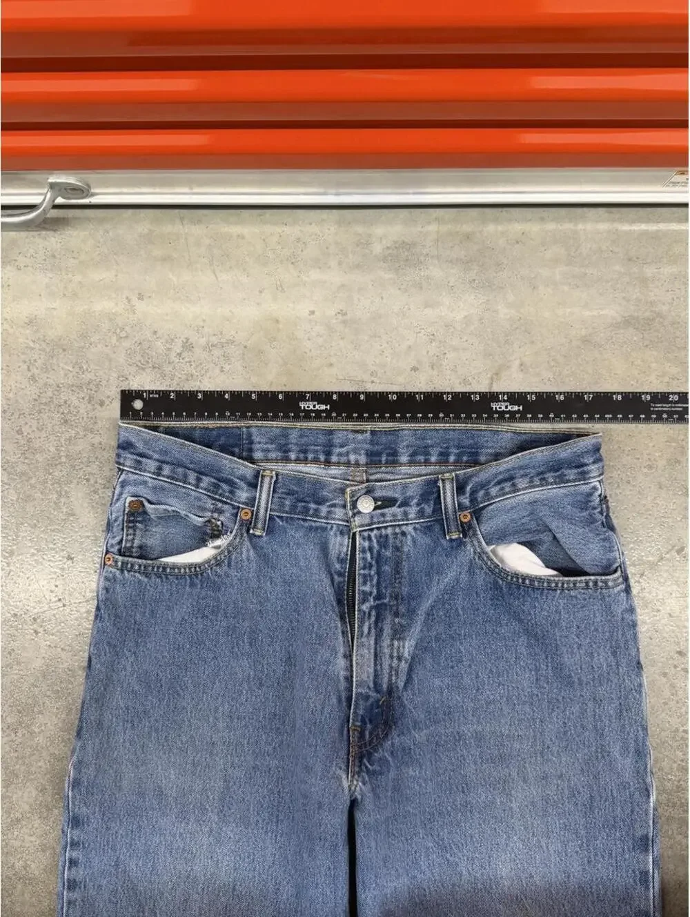 vintage levis 550 faded blue relaxed baggy fit jeans size 36 x 32